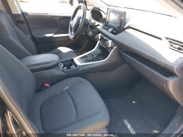 Toyota RAV4 LE 2019 JTMH1RFV3KJ006816 Image 5