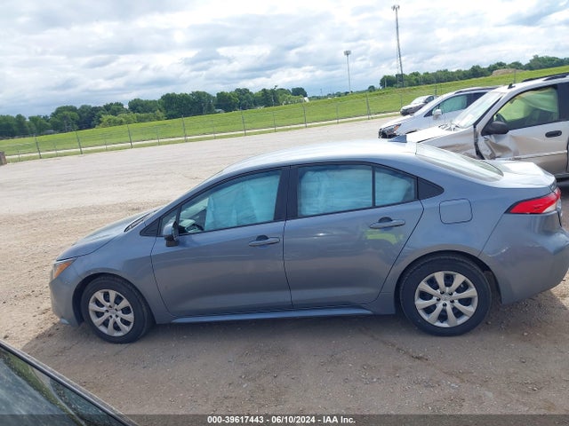 Toyota COROLLA LE 2022 5YFEPMAE2NP329508 Image 15