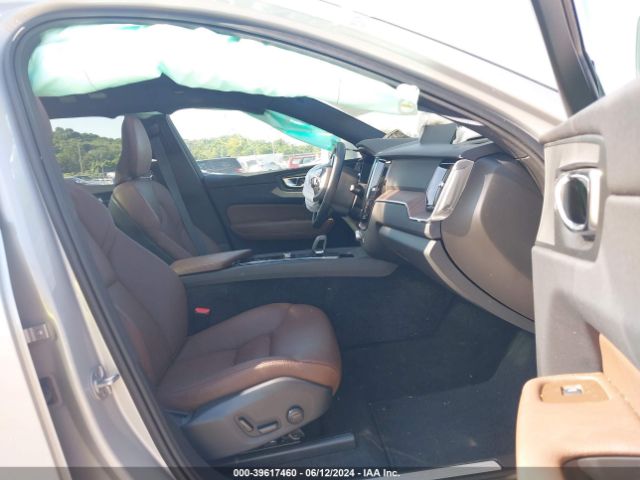 YV4L12RK5N1035612 Volvo Xc60 B5 Momentum
