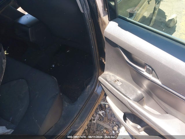 Toyota CAMRY LE 2018 4T1B11HK7JU550917 Image 8