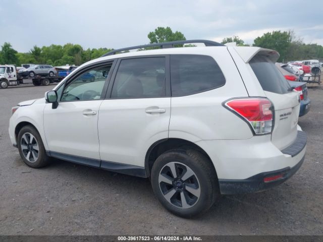 JF2SJAEC3JH517621 Subaru Forester 2.5i Premium