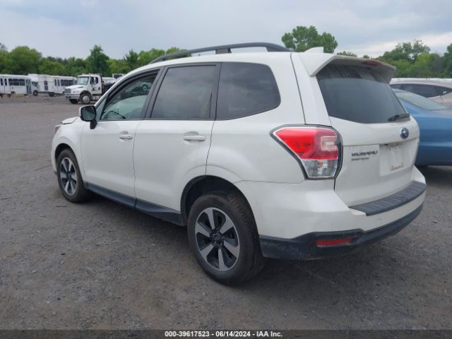 JF2SJAEC3JH517621 Subaru Forester 2.5i Premium