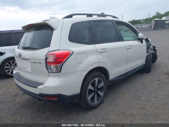 JF2SJAEC3JH517621 Subaru Forester 2.5i Premium