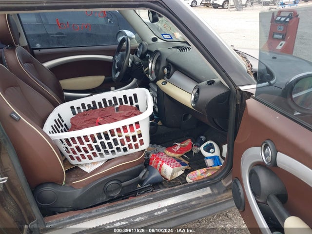 2008 MINI COOPER S CLUBMAN WMWMM33538TP88214 Photo 4