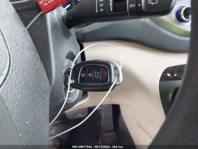 KM8J33A40JU600702 Hyundai TUCSON SEL