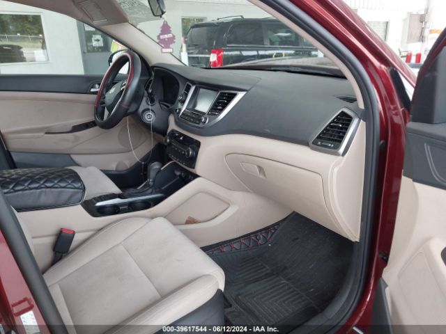 KM8J33A40JU600702 Hyundai TUCSON SEL