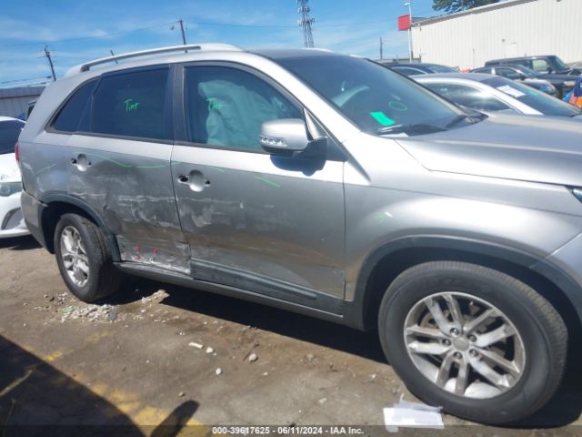 5XYKT3A6XFG641504 KIA SORENTO LX