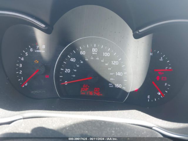 5XYKT3A6XFG641504 KIA SORENTO LX