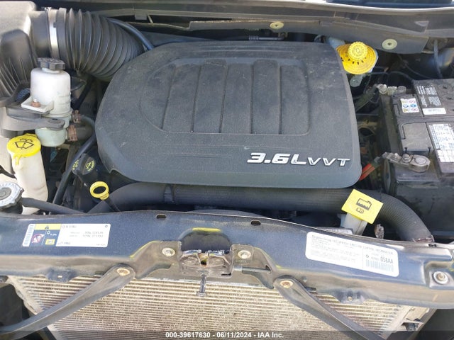 2C4RC1BG2ER363332 Chrysler Town & Country Touring