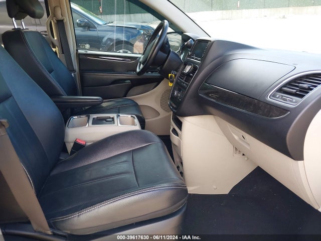 2C4RC1BG2ER363332 Chrysler Town & Country Touring