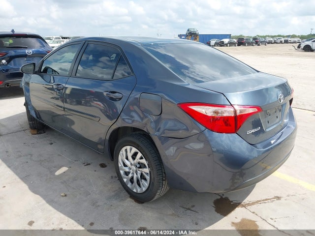 Toyota COROLLA LE 2017 5YFBURHE2HP643758 Image 3