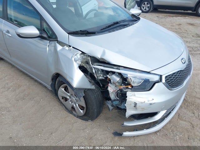 KNAFK4A68F5410004 KIA FORTE LX