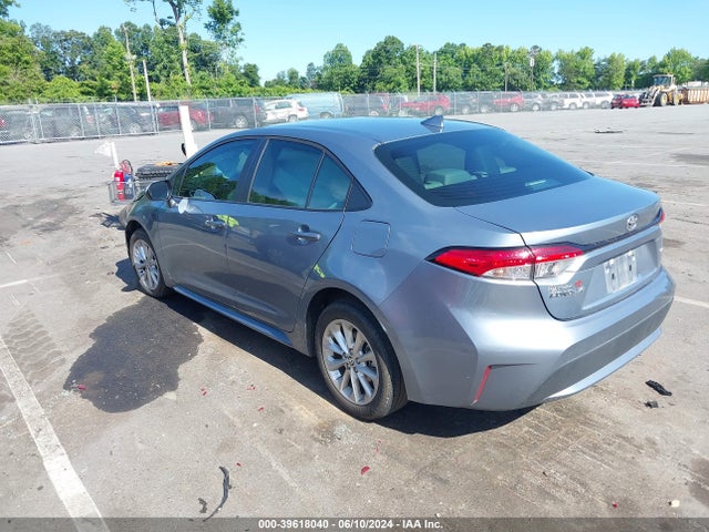 Toyota COROLLA LE 2022 5YFVPMAEXNP301911 Image 3