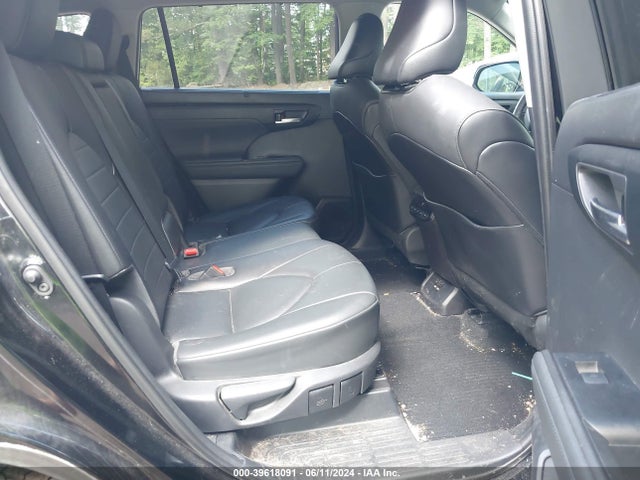 Toyota Highlander Xle 2021 5TDGZRBH0MS541144 Image 8