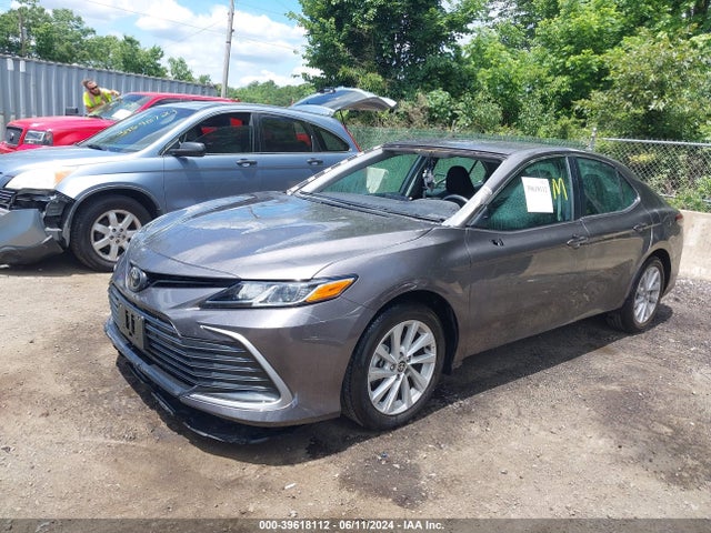 Toyota CAMRY LE 2022 4T1R11AK0NU648380 Image 2