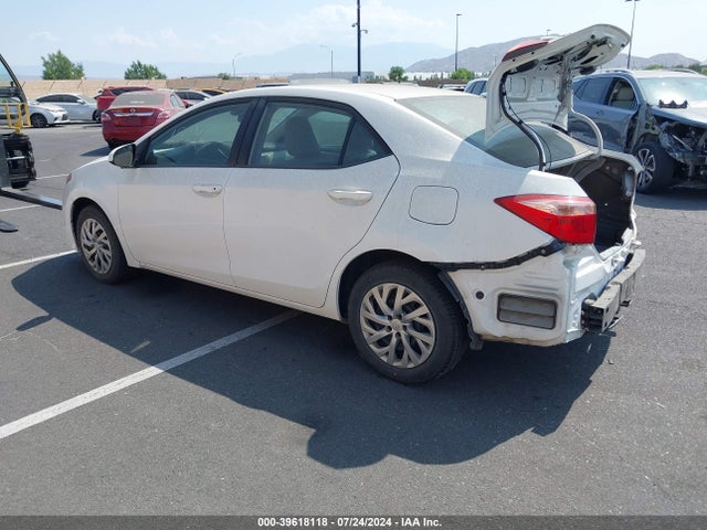 Toyota COROLLA LE 2019 2T1BURHE3KC153806 Image 3