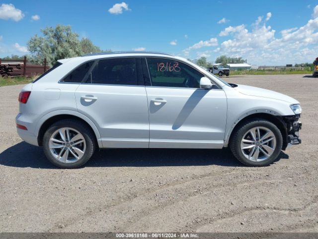 WA1JCCFS6HR000365 Audi Q3 2.0t Premium