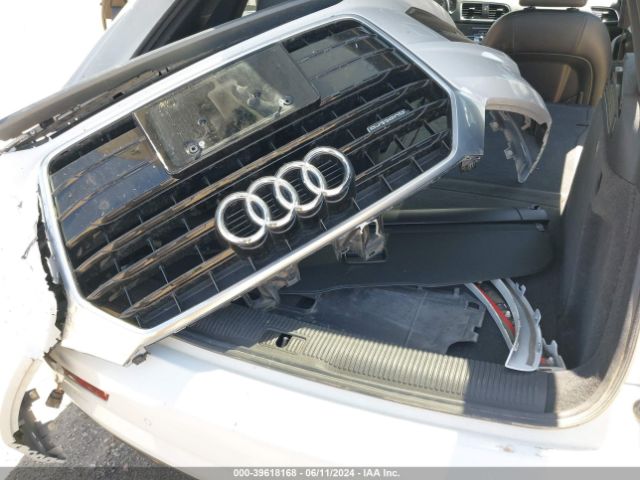 WA1JCCFS6HR000365 Audi Q3 2.0t Premium