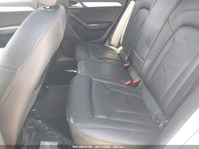 WA1JCCFS6HR000365 Audi Q3 2.0t Premium