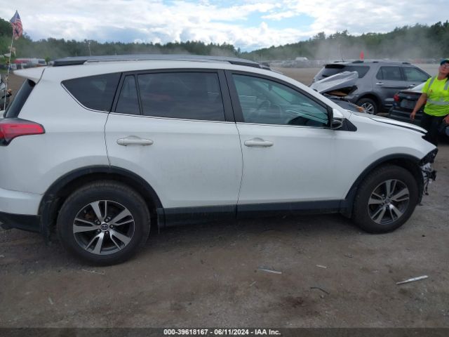 JTMRFREVXJD253559 Toyota Rav4 Xle