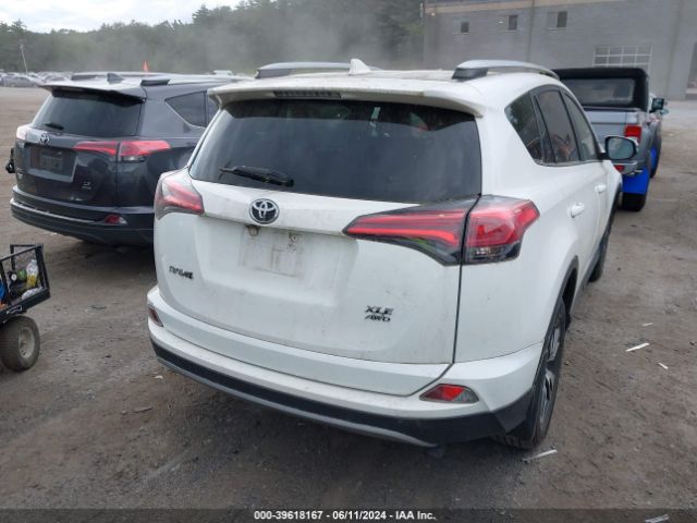JTMRFREVXJD253559 Toyota Rav4 Xle