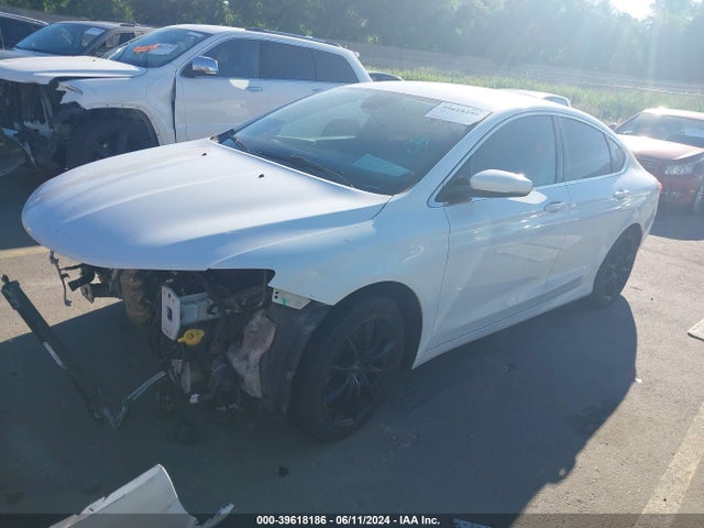Chrysler 200 C 2015 1C3CCCEG5FN540567 Image 2