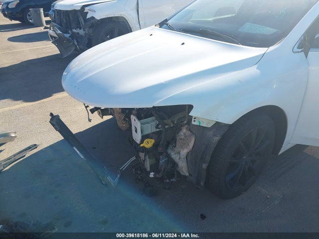 Chrysler 200 C 2015 1C3CCCEG5FN540567 Image 6