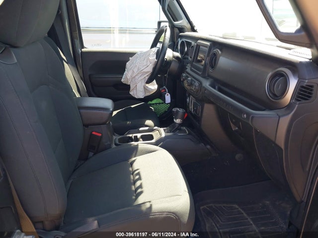 1C4GJXAN2MW578585 Jeep Wrangler Sport S 4x4