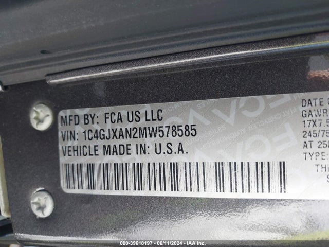 1C4GJXAN2MW578585 Jeep Wrangler Sport S 4x4