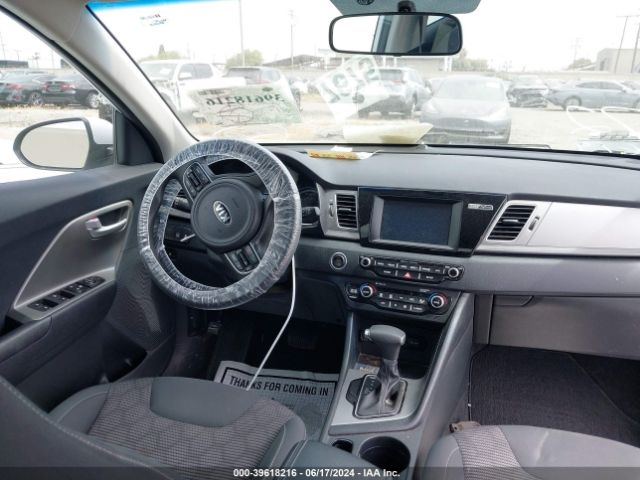 KNDCB3LC0J5212013 KIA NIRO LX