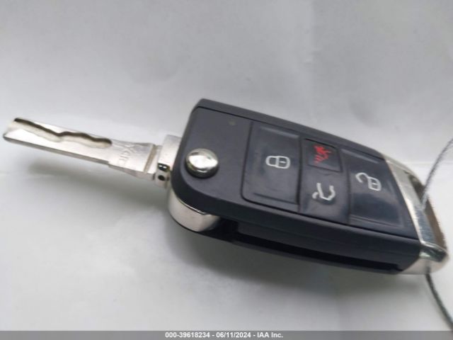 3VW5T7AU7FM016125 Volkswagen Golf Gti 2.0t S 4-door