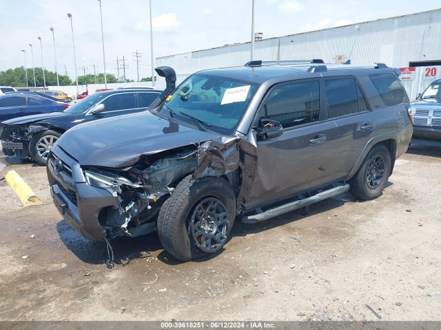Toyota 4runner Sr5 Premium 2021 JTEFU5JR3M5244593 Image 2