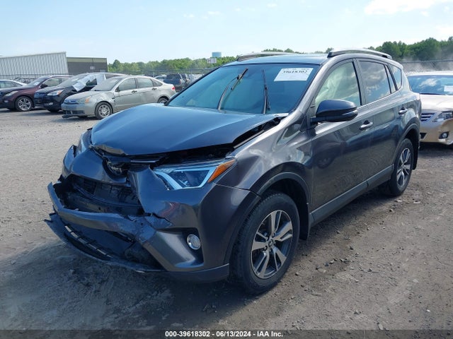 Toyota Rav4 Xle 2018 JTMRFREV7JJ218947 Image 2