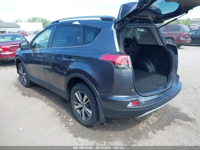 Toyota Rav4 Xle 2018 JTMRFREV7JJ218947 Image 3