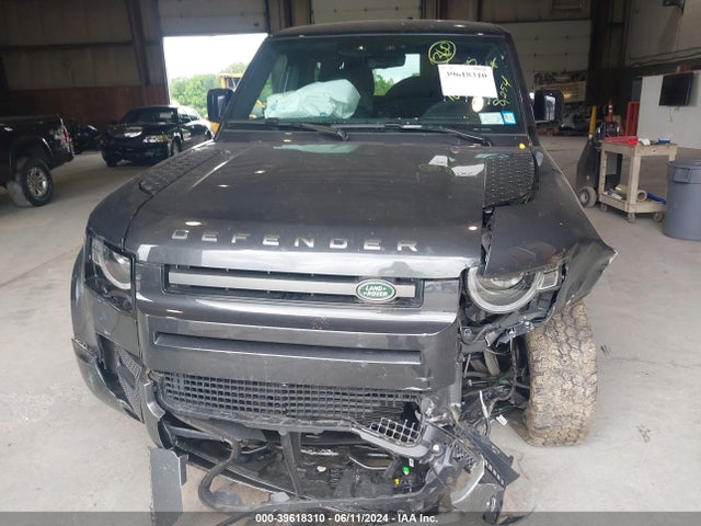 SALEBEEE2R2261514 Land Rover Defender 110 P525 V8