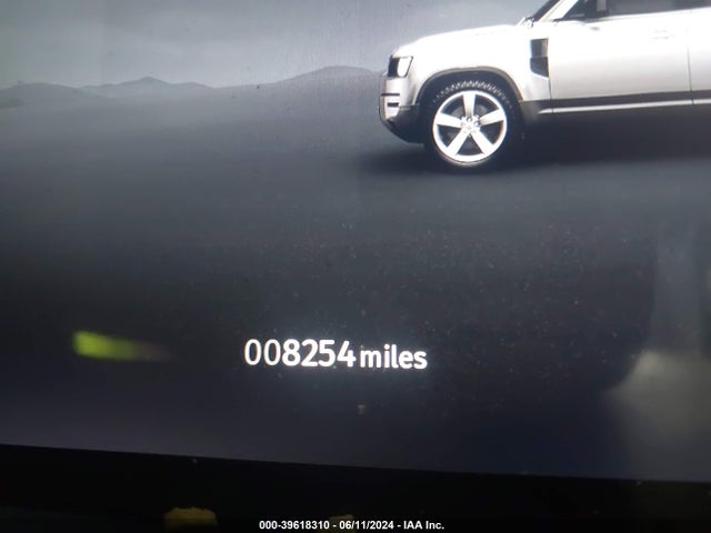 SALEBEEE2R2261514 Land Rover Defender 110 P525 V8