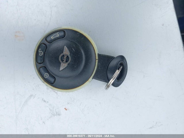 2010 MINI COOPER S CLUBMAN WMWMM3C55ATP75874 Photo 10