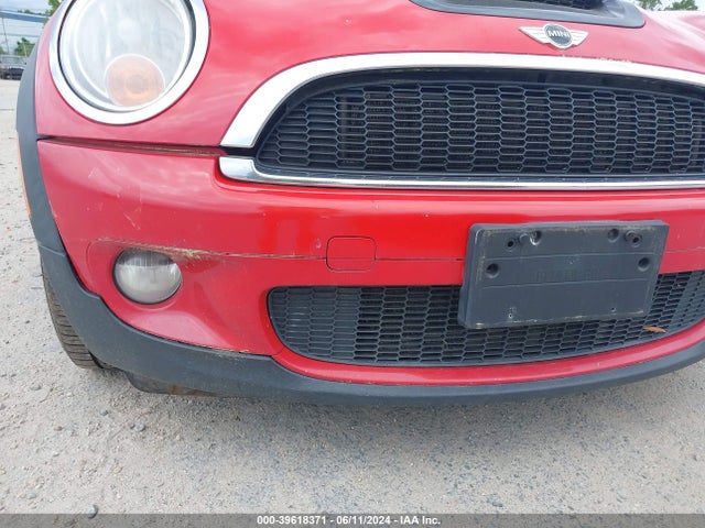 2010 MINI COOPER S CLUBMAN WMWMM3C55ATP75874 Photo 5