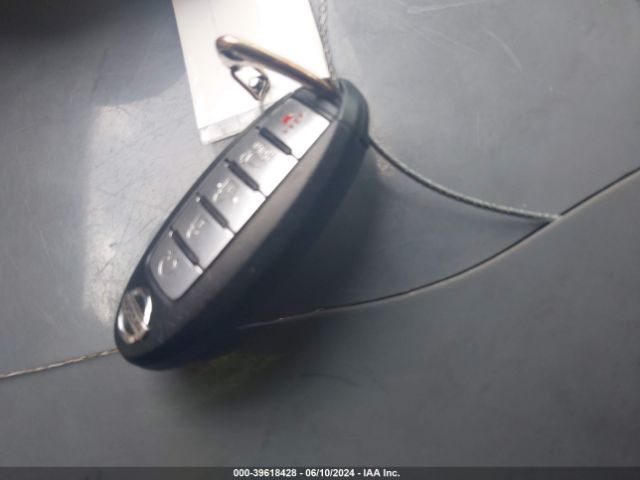 5N1AT2MT9LC769803 Nissan Rogue Sl Fwd