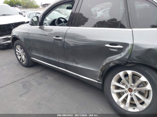 WA1C2AFP4HA082011 Audi Q5 2.0t Premium