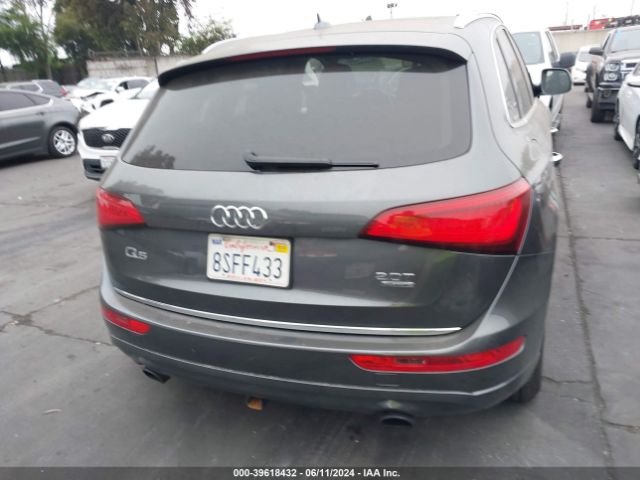 WA1C2AFP4HA082011 Audi Q5 2.0t Premium