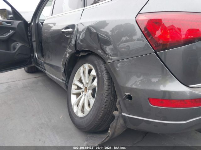 WA1C2AFP4HA082011 Audi Q5 2.0t Premium