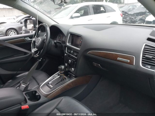 WA1C2AFP4HA082011 Audi Q5 2.0t Premium