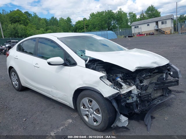 KIA FORTE LX 2018 3KPFK4A79JE273180 Image 1