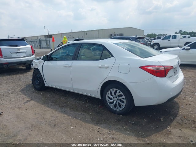Toyota COROLLA LE 2017 5YFBURHE6HP607863 Image 3