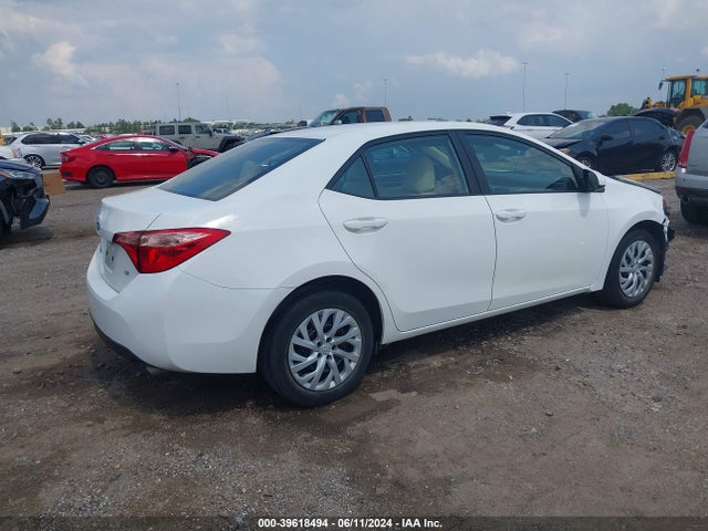 Toyota COROLLA LE 2017 5YFBURHE6HP607863 Image 4