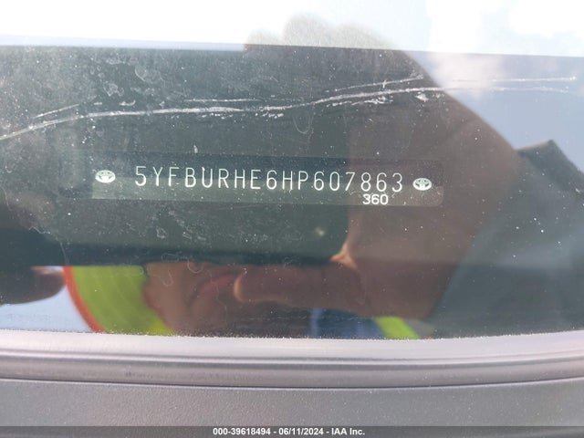 Toyota COROLLA LE 2017 5YFBURHE6HP607863 Image 9
