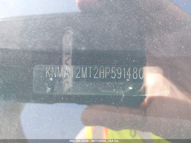 Nissan ROGUE SV 2017 KNMAT2MT2HP591480 Image 9