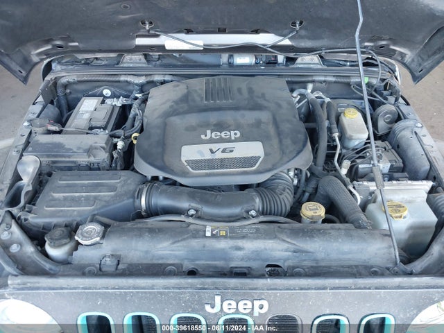 1C4BJWEG3HL532979 Jeep Wrangler Unlimited Sahara 4x4