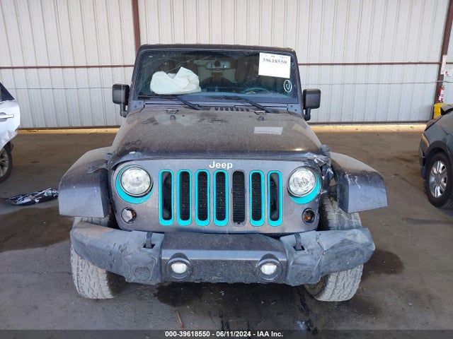 1C4BJWEG3HL532979 Jeep Wrangler Unlimited Sahara 4x4